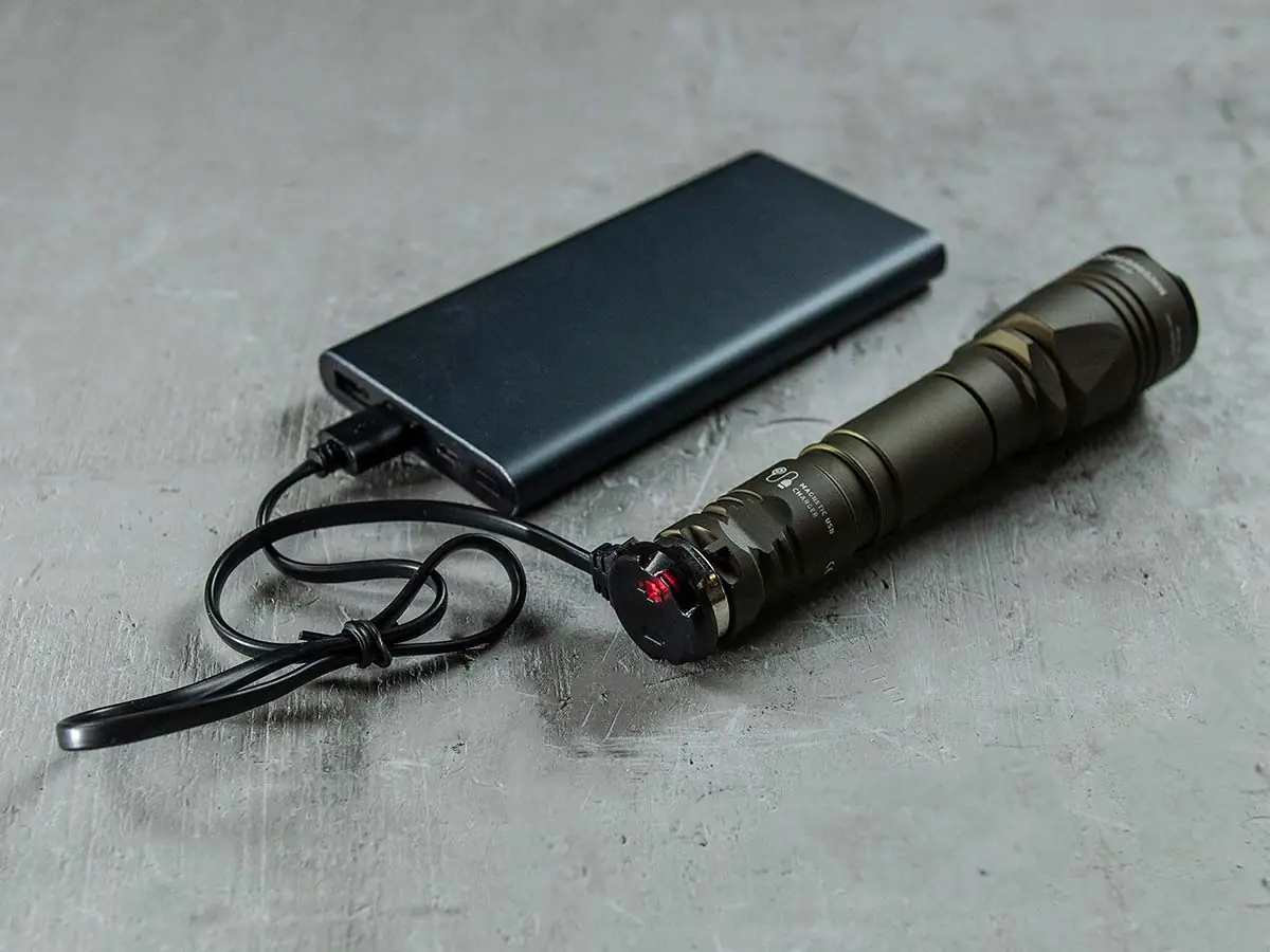 Фонарь ARMYTEK DOBERMANN PRO MAGNET USB OLIVE (Теплый свет)